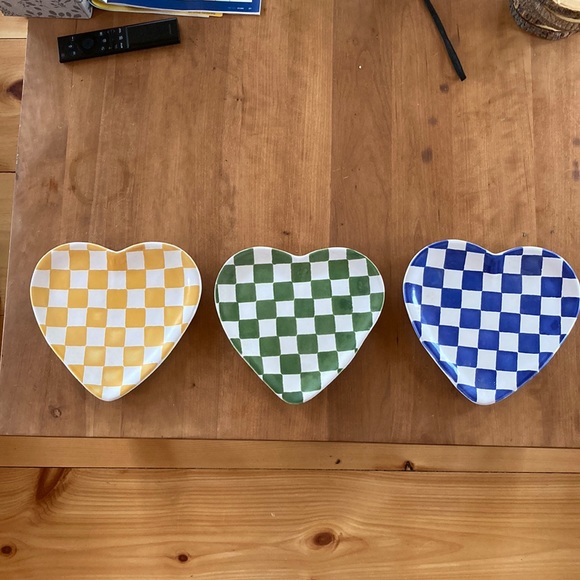 Mesa Other - Set of 3 Mesa Heart Plates blue, yellow, green checked pattern